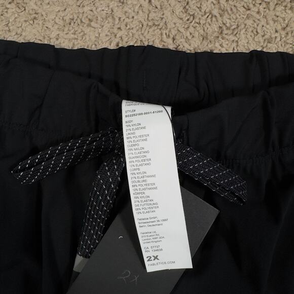 NEW FABLETICS 'The One' Mens Athletic Shorts 2XL Black 7" Lined Gym Workout NWT - Picture 2 of 7